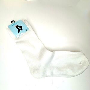 New White Ankle Socks NWT